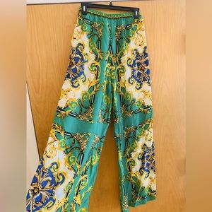 Medium Long printed wide leg flowy pants never worn